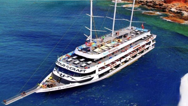 Alanya Lüks Tekne Turu ile Konfor ve Eğlenceyi Bir Arada Yaşayın